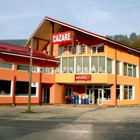 Pensiunea. ORIENT Frumosu  Exterior foto